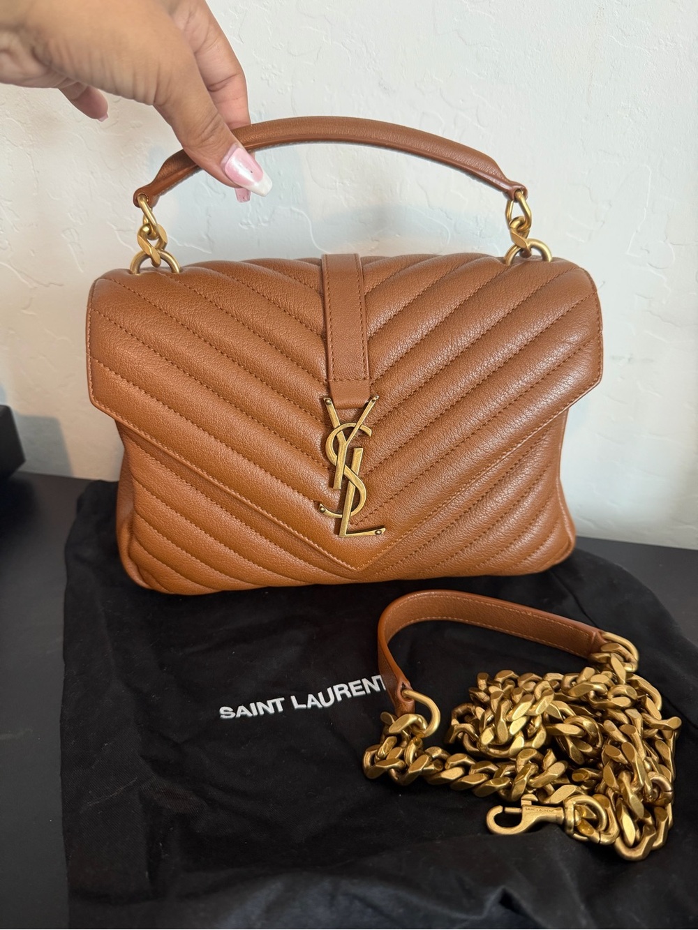 Saint Laurent College Medium